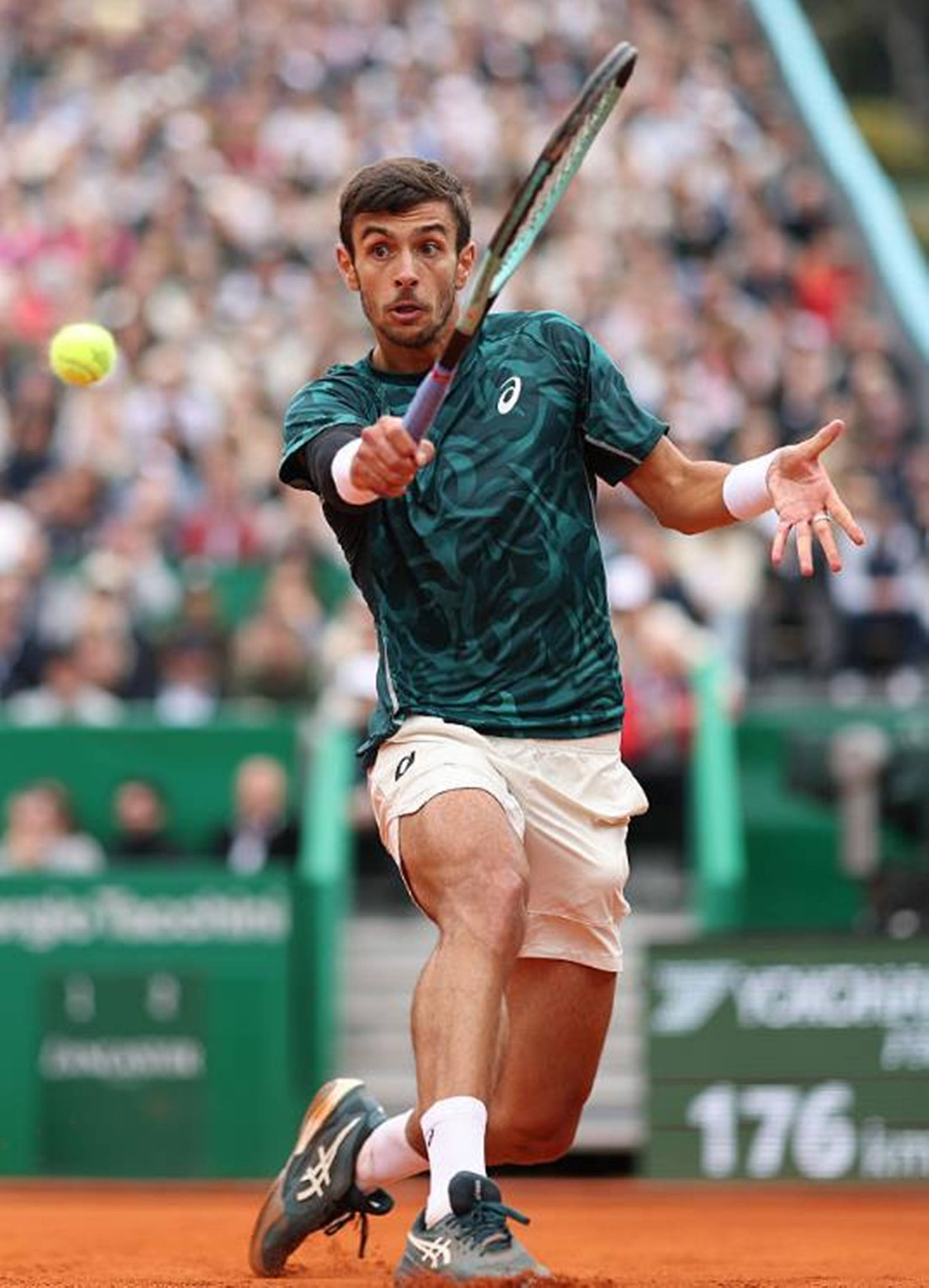 员们挥汗如 员们挥汗如