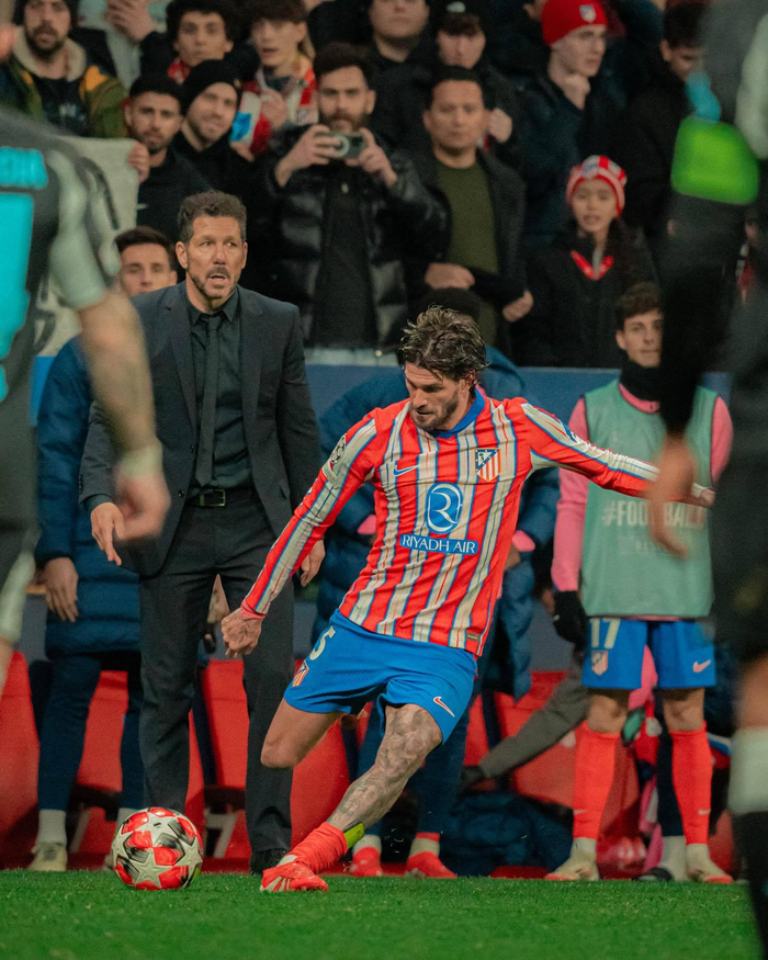 B叙事的里 B叙事的里