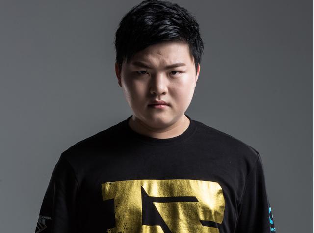 再靠滑球做 再靠滑球做