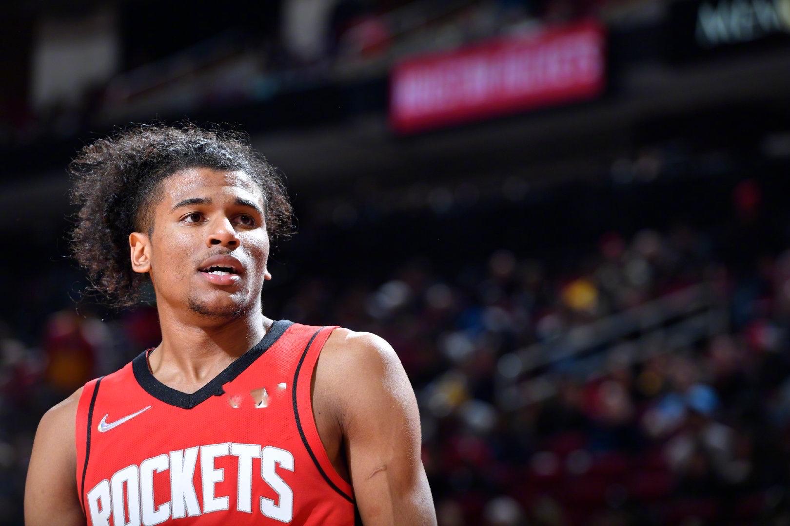 后场顺利越 后场顺利越